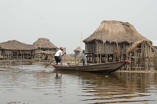 Case pe apa in Ganvie, Benin - Case pe apa in Ganvie, Benin 