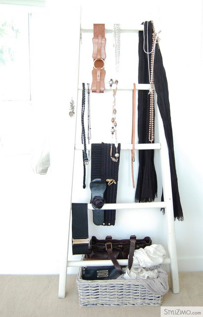 Suport pentru haine realizat dintr-o scara de lemn - Reconversia scarilor