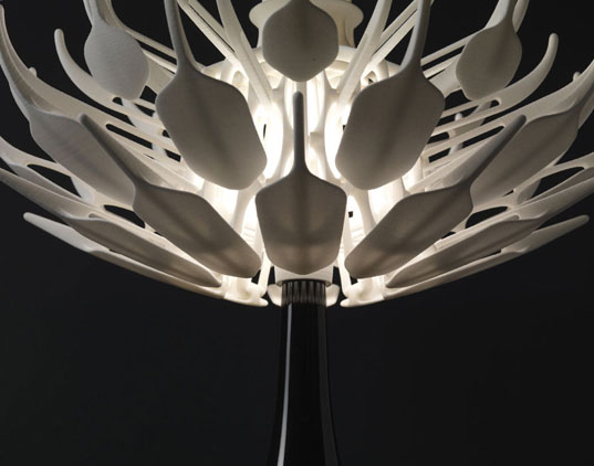 Bloom lamp7 - Lampa de birou realizata cu ajutorul unei imprimante 3D