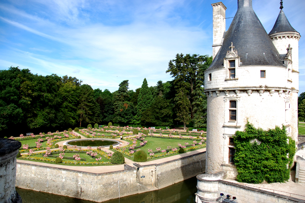 Gradinile formale ale castelului Chenonceau (valea Loarei) au fost infiintate in secolul 16 pe vremea Dianei