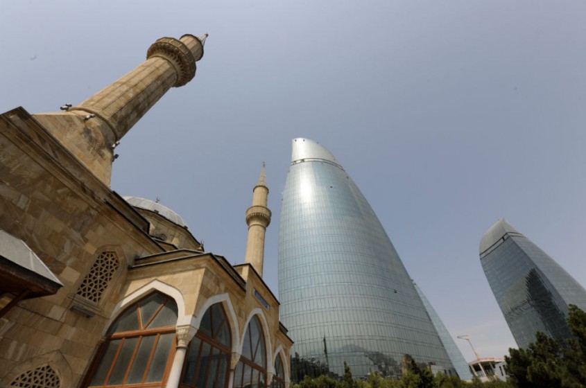 Flame Towers - Flame Towers din Azerbaijan