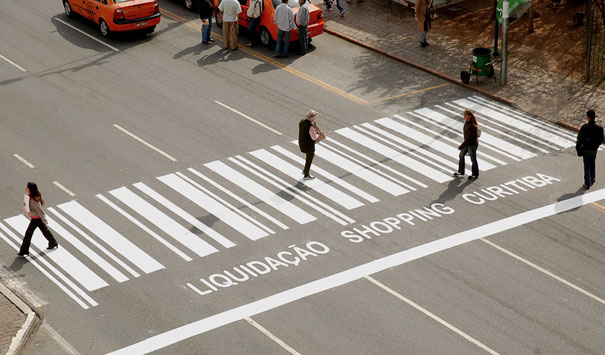 Coduri de bare deci cumparaturi - Cele mai ingenioase reclame care transforma mediul urban si simbolurile