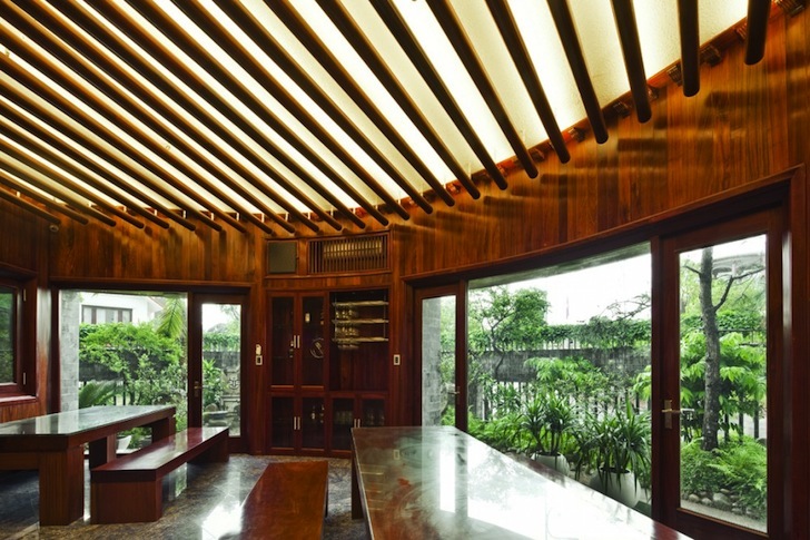 Casa eliptica2 - Casa eliptica organizata in jurul unei gradini