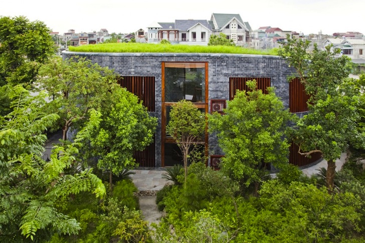Casa eliptica5 - Casa eliptica organizata in jurul unei gradini