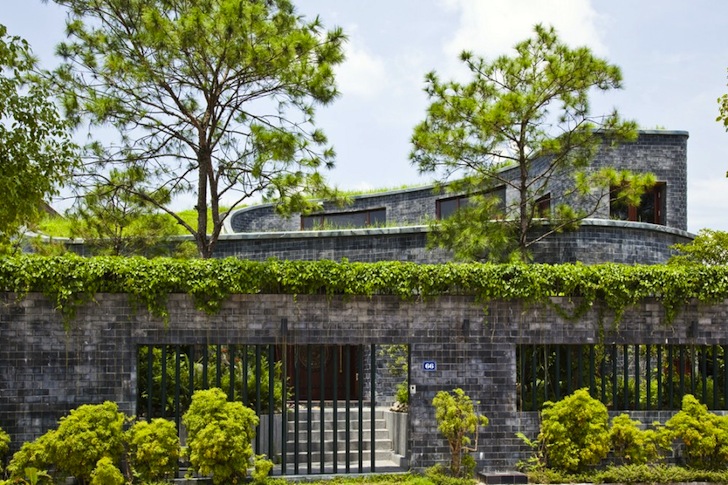 Casa eliptica7 - Casa eliptica organizata in jurul unei gradini