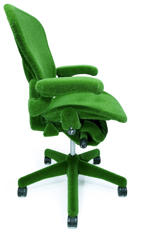 Makoto Azuma artist japonez - Cateva scaune confortabile a caror textura chiar te imbie sa te