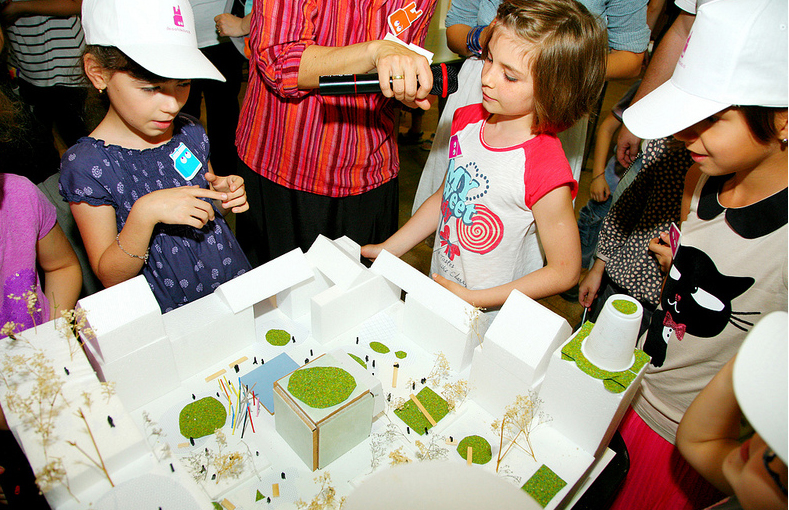Copiii au o pasiune nativa pentru forme construite (foto De-a arhitectura) - Copiii au o pasiune
