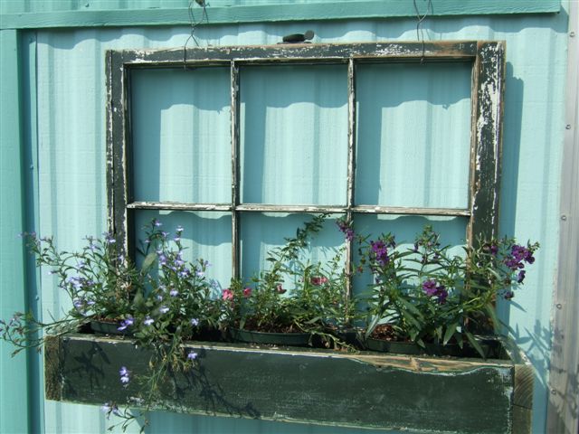 Foto www.robomargo.com - Idei deco pentru ferestre si obloane vechi