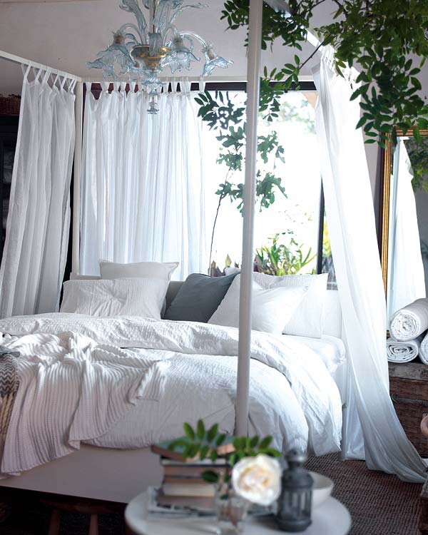 Un baldachin (draperii fine deasupra patului) este intotdeauna o idee buna vara - Dormitoare cu decoruri
