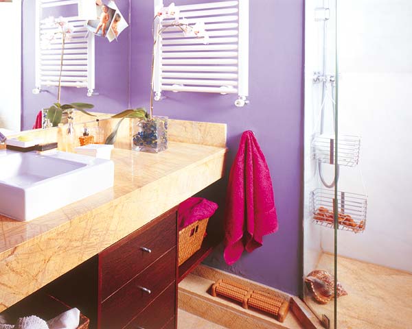 O baie confortabila - Reconversia unui fost magazin intr-o casa originala si atractiva
