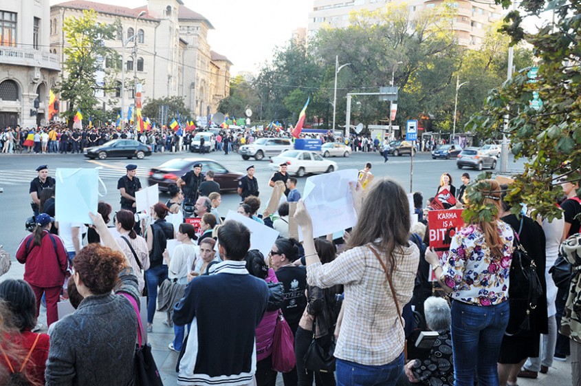 Bucuresti 15 septembrie 2013 - Peste zece mii de oameni cu siguranta Presa i-a calculat "cateva