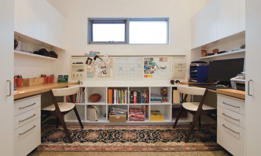 Fara discriminari: o camera mica, pentru doua birouri - Spatii unde copiii isi pot face temele