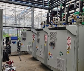 Sistem complex de pompe de căldură cu răcire de 70 kW și încălzire de 95 kW