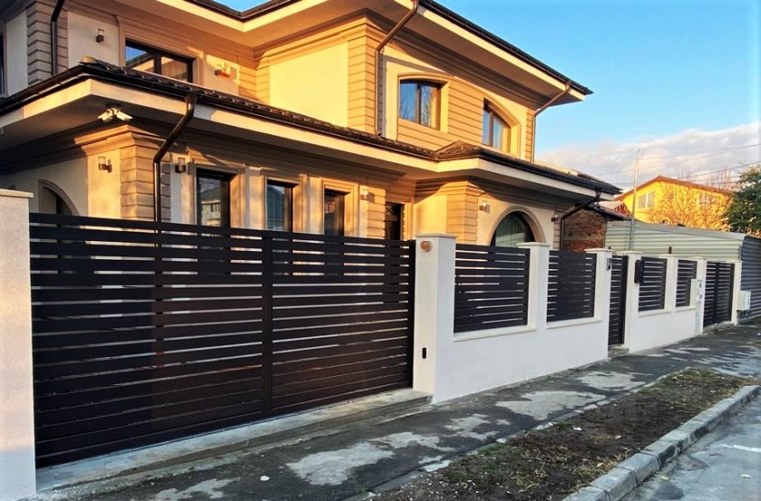 Poarta din aluminiu CRONOS – eleganță geometrică și rezistență desăvârșită