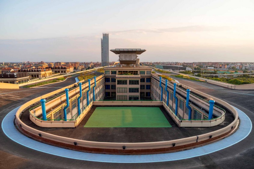 Cea mai mare grădină de pe acoperiş din Europa se află pe o legendară fabrică FIAT
