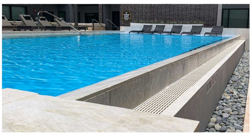 O piscină transparentă pentru complexul The Hudson, Dallas