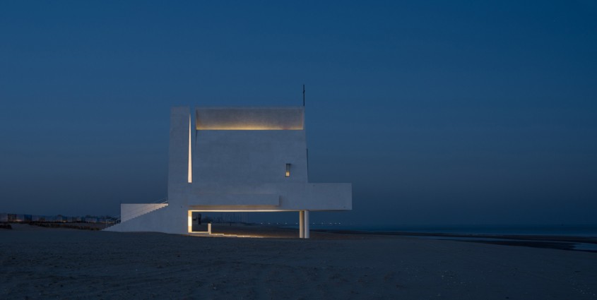 2. Seashore Chapel, China