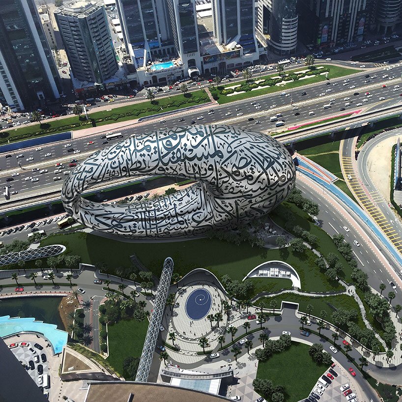 Măiestrie inginerească: Muzeul Viitorului din Dubai, un inel învăluit la propriu în poezie