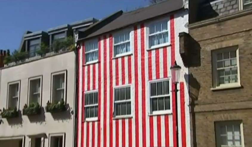 Casa in dungi rosii (Londra, Marea Britanie)