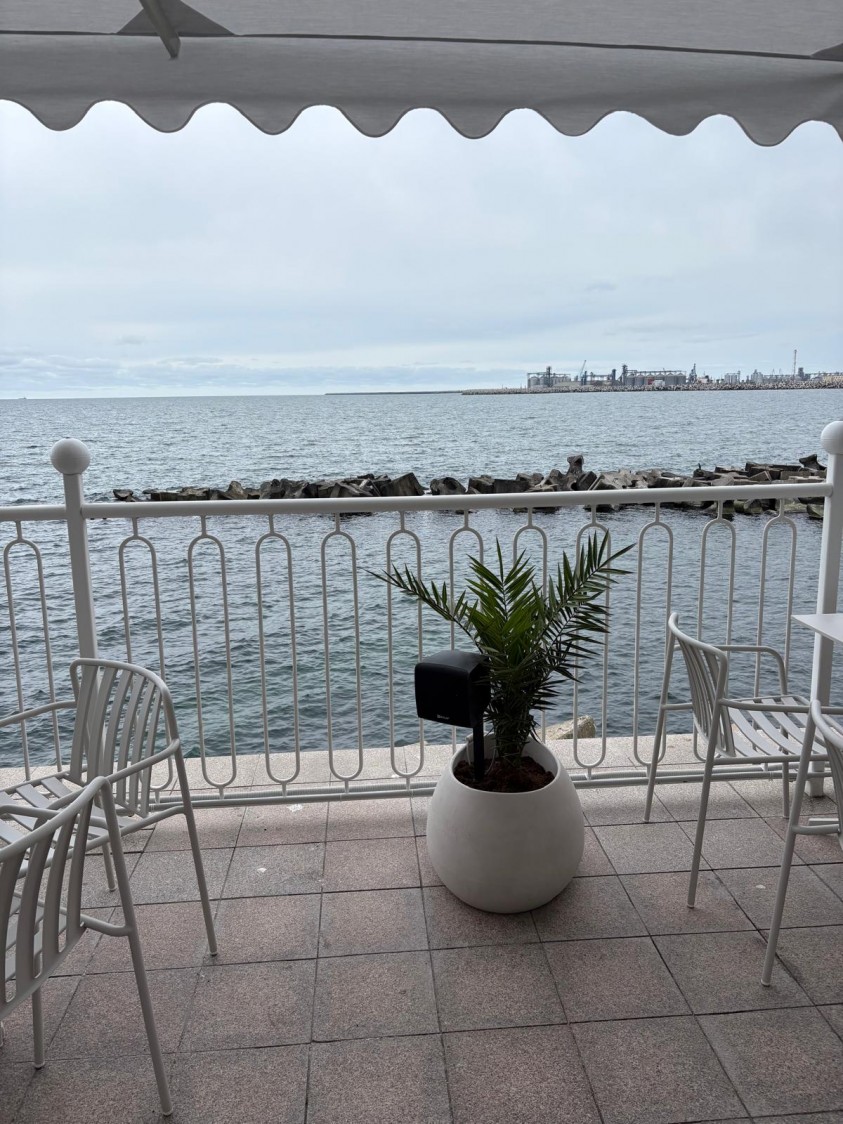Terasa restaurantului cu vedere spre mare  Constanta ABC Tehno Solutions