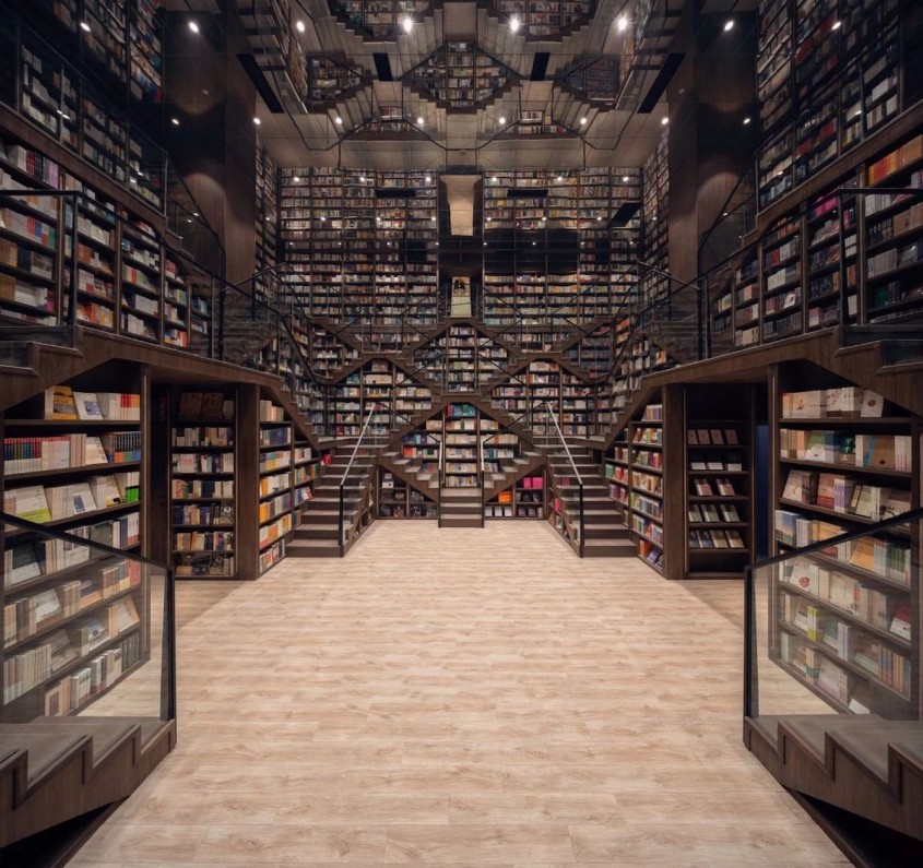 O librărie ca desprinsă din picturile lui M.C. Escher