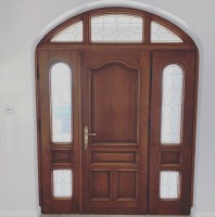 Usi din lemn stratificat pentru exterior Wooden Doors International