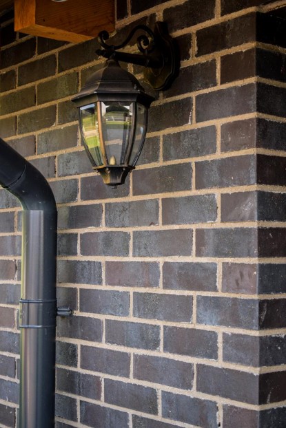 Detaliu perete placat cu caramida aparenta  Brasov Amedio Ideas