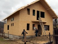 Case prefabricate sau pe structura de lemn (case din panouri prefabricate)