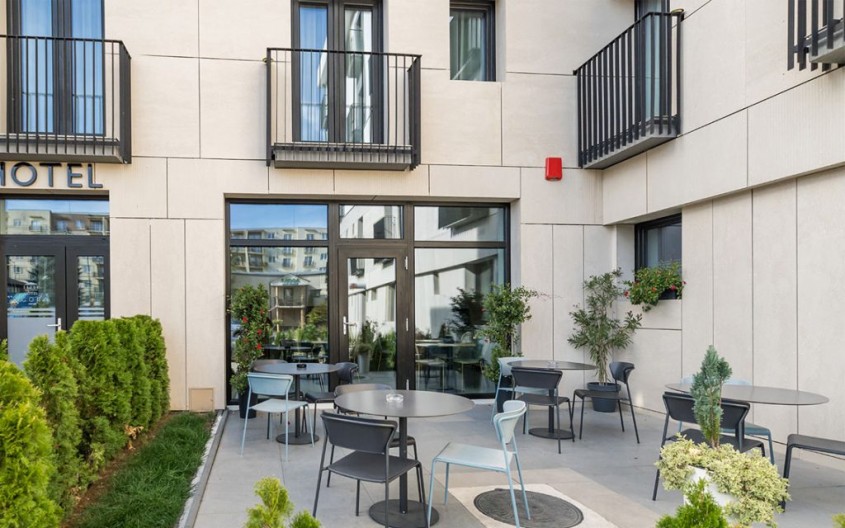 Fatada ventilata fibrociment Hotel Agora Mures