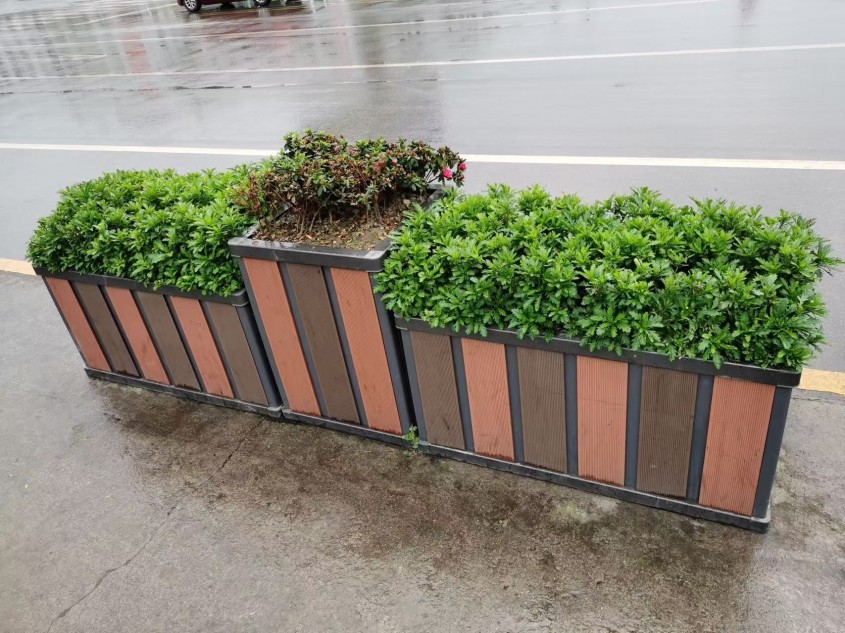 Mobilier urban sustenabil: De ce orașele moderne aleg produsele WPC