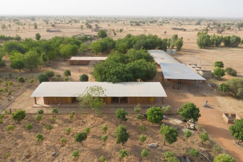 Şcoala primară din Gando, Burkina Faso, 2001