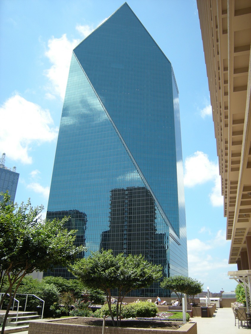 Fountain Place, Texas (1986)