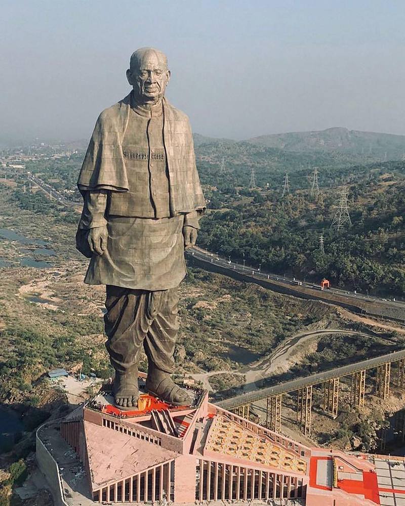 A fost inaugurată cea mai înaltă statuie din lume. Este de două ori cât Statuia Libertății