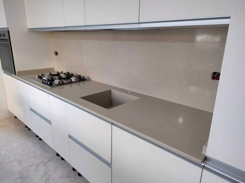 Blaturile din quartz compozit de la Studio Quartz – O combinație perfectă de eleganță și funcționalitate