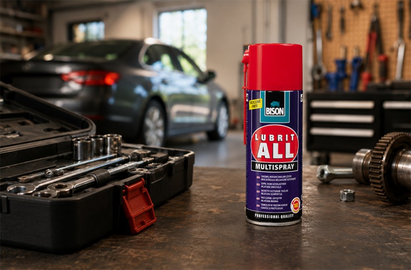 10 utilizări practice ale unui spray lubrifiant multifuncțional