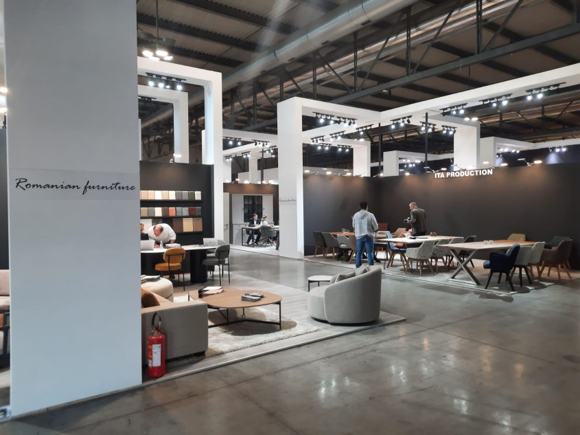 Producători români de mobilă își expun colecțiile la Salone del Mobile Milano 2023
