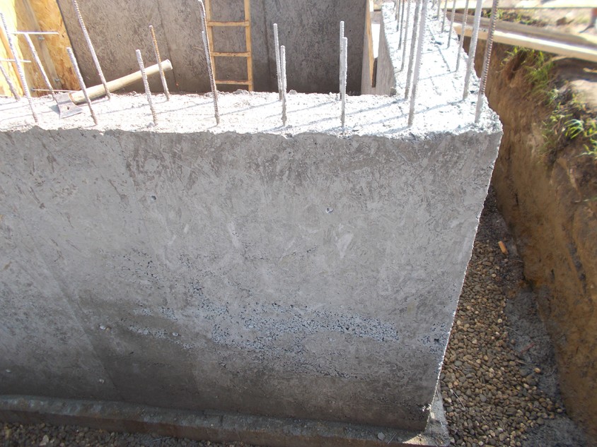 Hidroizolare - impermeabilizare fundație fără membrană direct în masa betonului, pânză freatică 1 m