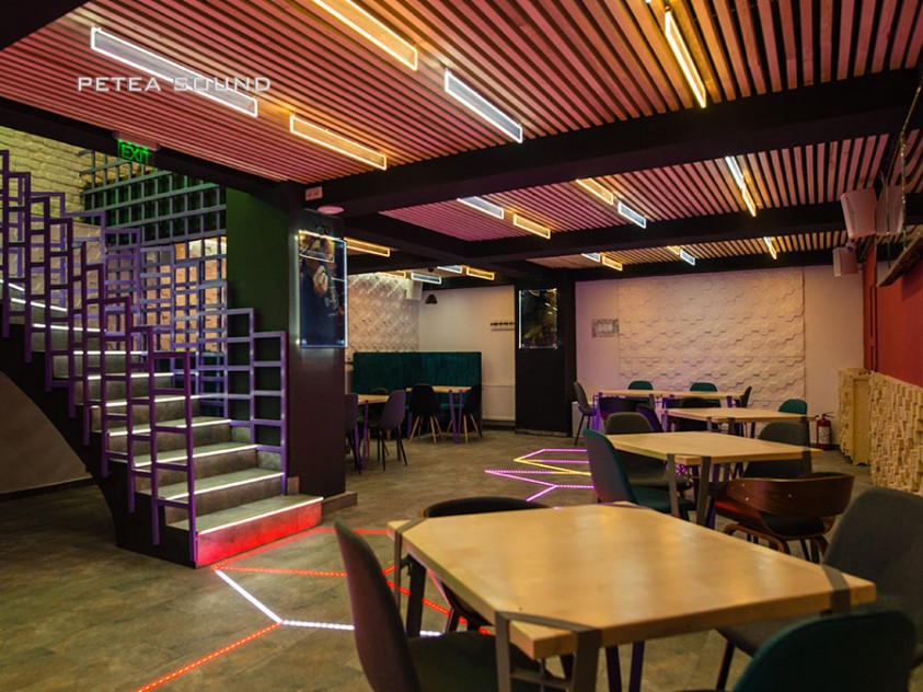 Interiorul restaurantului dupa realizarea proiectului de instalare sonorizare - lumini  Constanta PETEA Sound