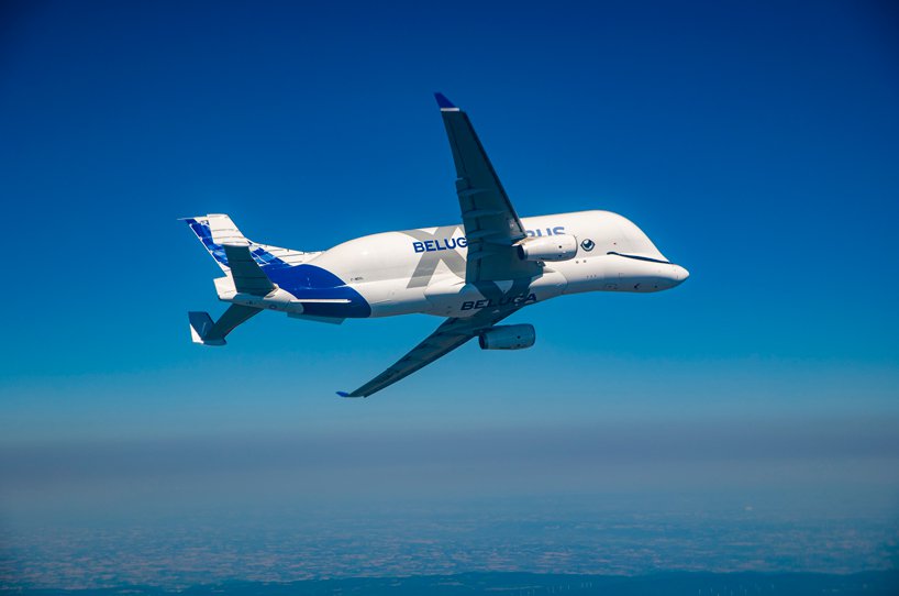 Un delfin alb în cer: Uriașul Beluga XL de la Airbus a efectuat primul zbor