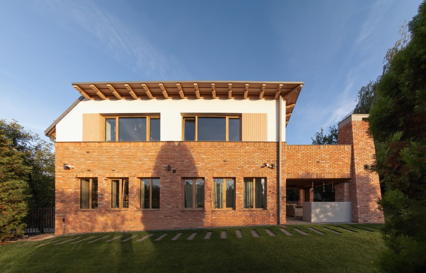 Casa de tip unifamilial din Cluj-Napoca  Cluj-Napoca BRICKED - SAVED BRICKS OF TRANSILVANIA 