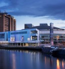 Inovație și culoare la Belfast Waterfront: Un proiect spectaculos de 1.750 m&sup2; din policarbonat colorat
