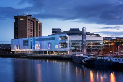 Belfast Waterfront - seara  Belfast GEPLAST