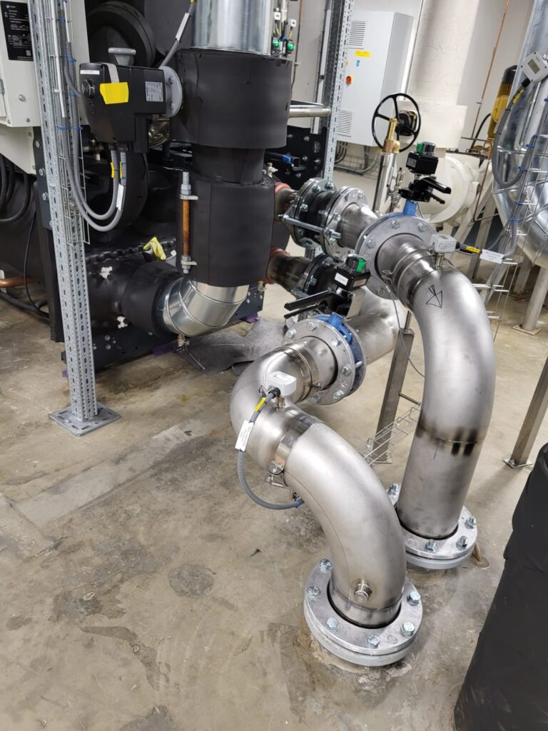 Instalare pompe de căldură și unități de răcire pentru centrala de utilități 