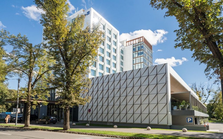 ALUCOBOND® Artenara: Eleganță și rezistență pentru fațade moderne