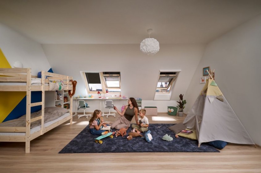 VELUX Rom&acirc;nia: Ferestrele de mansardă cu acționare electrică devin noul standard pe piață