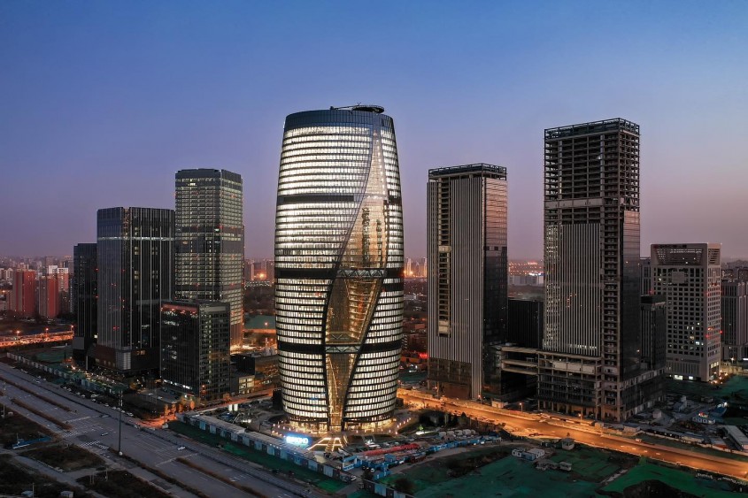 Zaha Hadid continuă să impresioneze Clădirea sa cu cel mai înalt atrium din lume este gata
