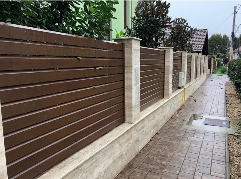 Porți și garduri din aluminiu pentru împrejmuiri exterioare – Soluții durabile și elegante de la SABITERM