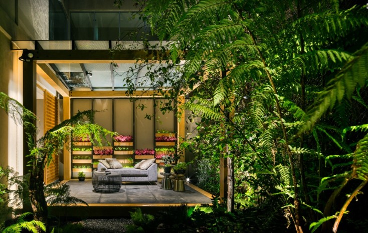 Grădinile verticale transformă această casă din Mexico City într-o oază exotică