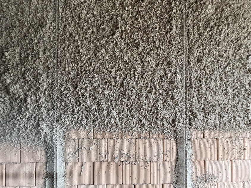 De ce să alegi tencuiala din var și plută ?