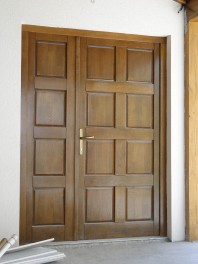 Usi exterioare din lemn stratificat